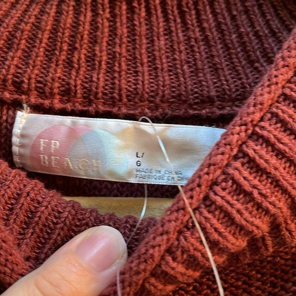 Free Peoplele Beach sweater NWT - Picture 5 of 8